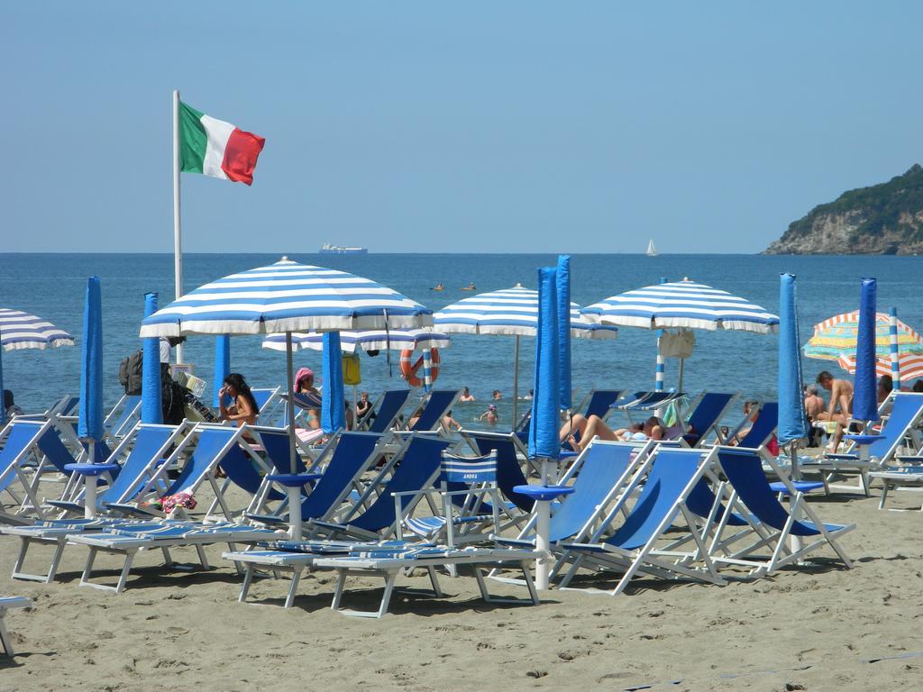 Affittacamere Ambra Marinella di Sarzana Exterior photo